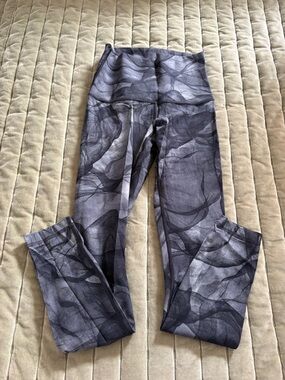 Lululemon Align High-Rise Pant 25" - Incognito Camo Multi Grey - Size 4